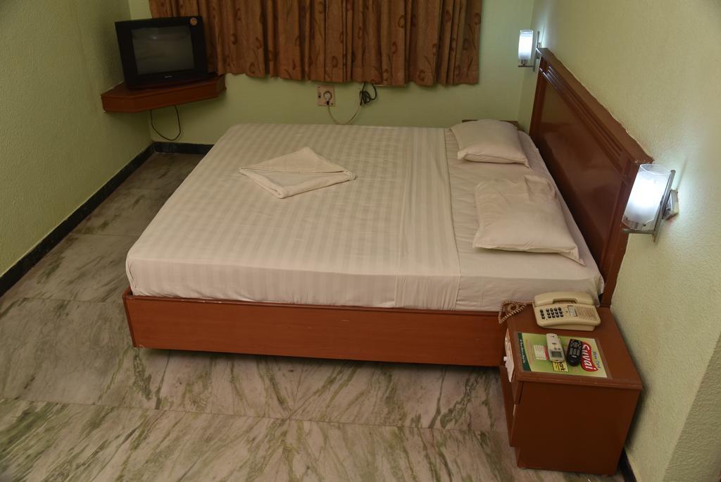 Hotel Green Park Kumbakonam Kamer foto